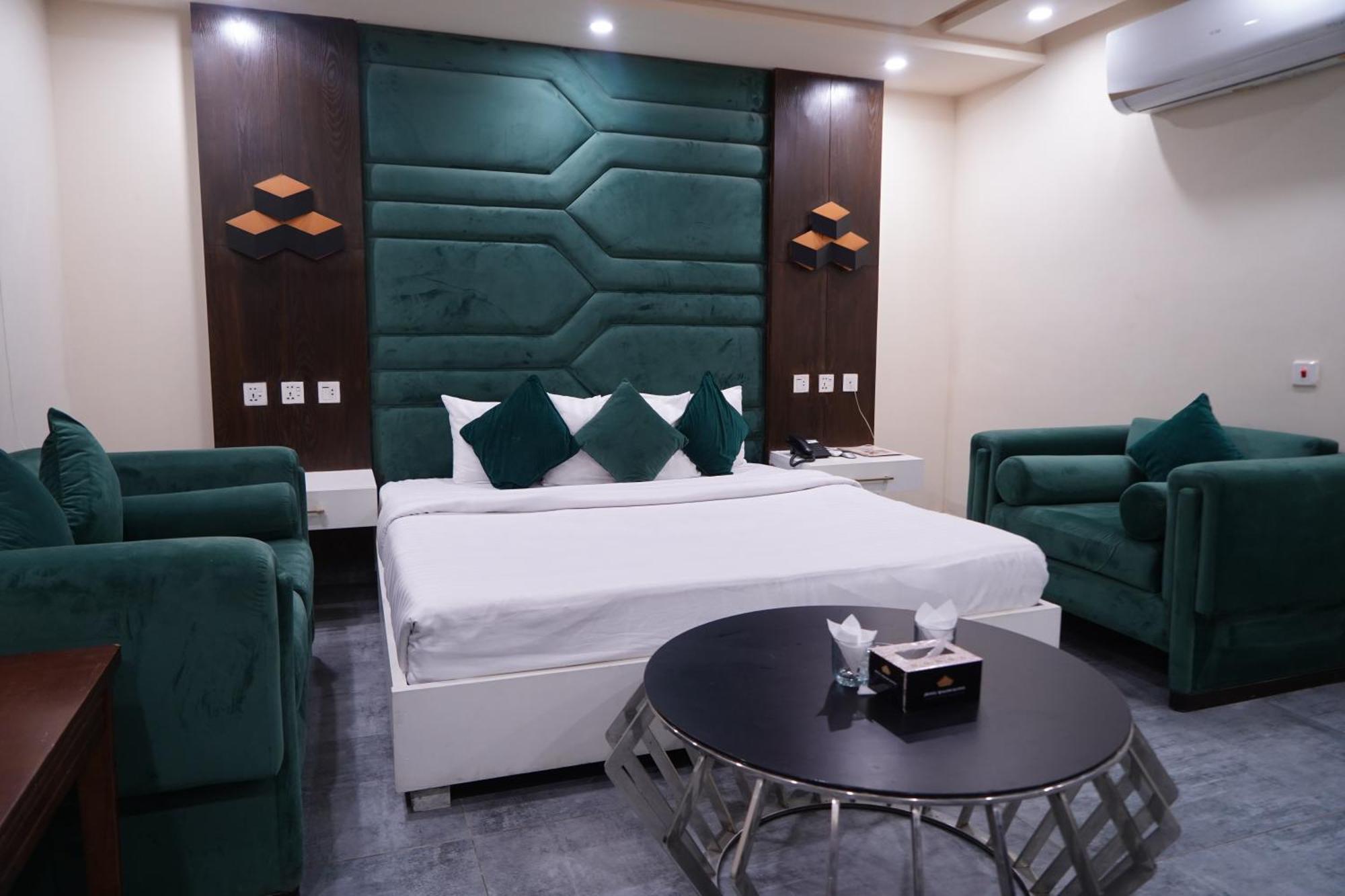 Hotel Avalon Suites Μουλτάν Εξωτερικό φωτογραφία