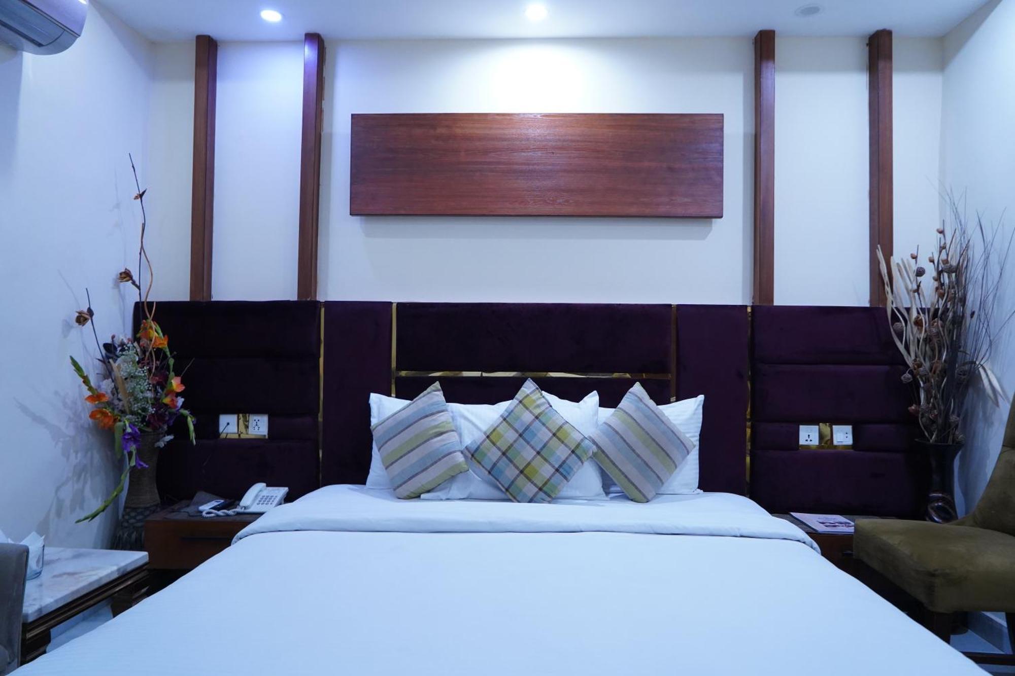 Hotel Avalon Suites Μουλτάν Εξωτερικό φωτογραφία