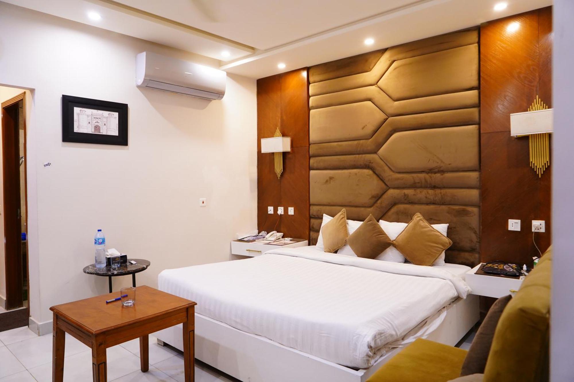 Hotel Avalon Suites Μουλτάν Εξωτερικό φωτογραφία