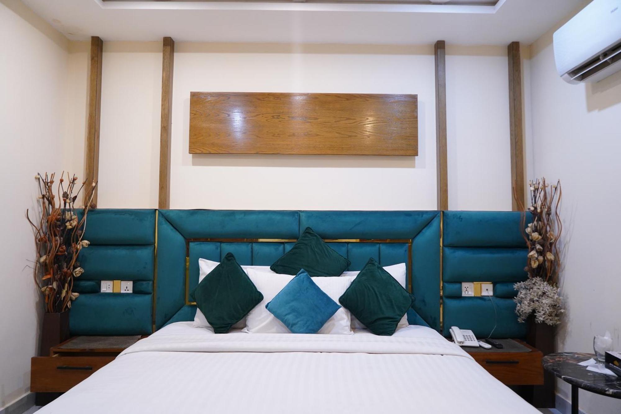Hotel Avalon Suites Μουλτάν Εξωτερικό φωτογραφία