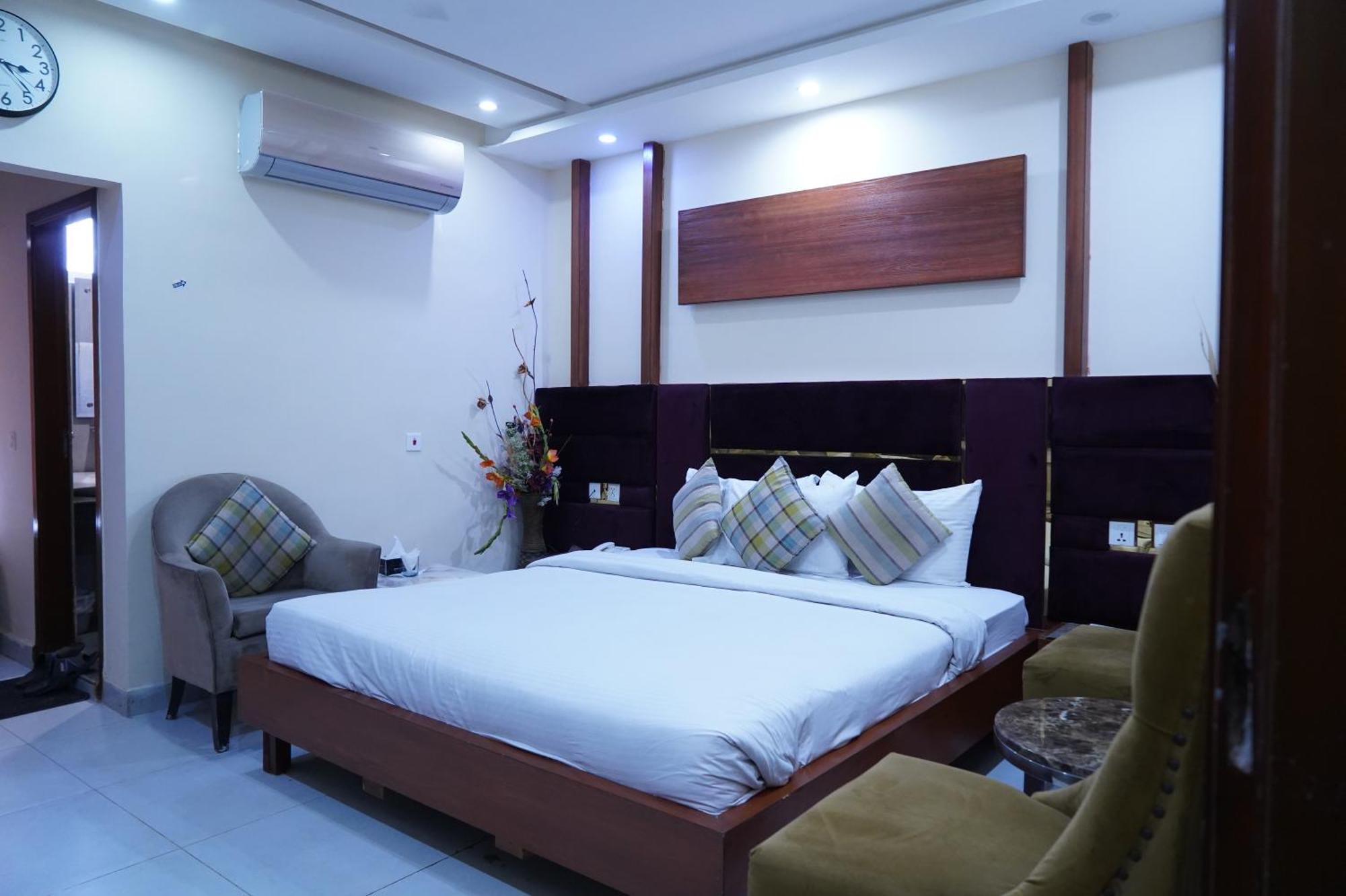 Hotel Avalon Suites Μουλτάν Εξωτερικό φωτογραφία