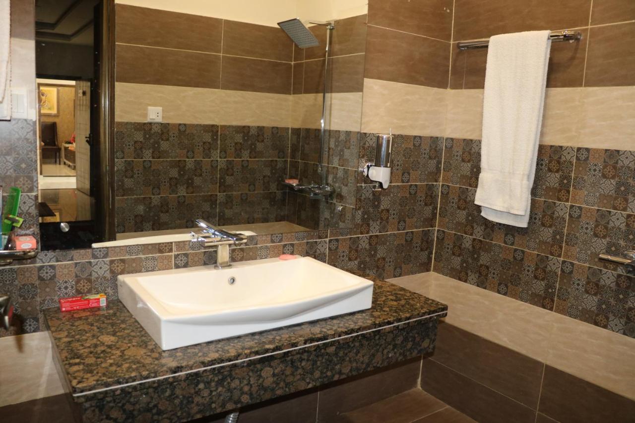 Hotel Avalon Suites Μουλτάν Εξωτερικό φωτογραφία