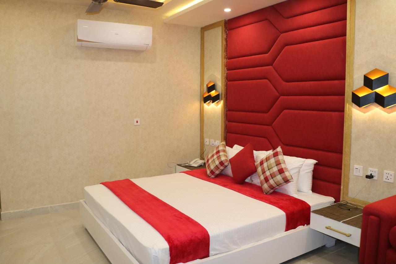 Hotel Avalon Suites Μουλτάν Εξωτερικό φωτογραφία